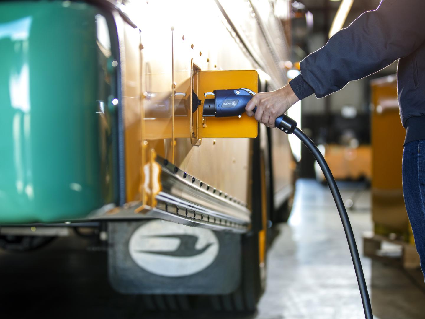 Accelera and Blue Bird unveil next-generation electric school bus ...