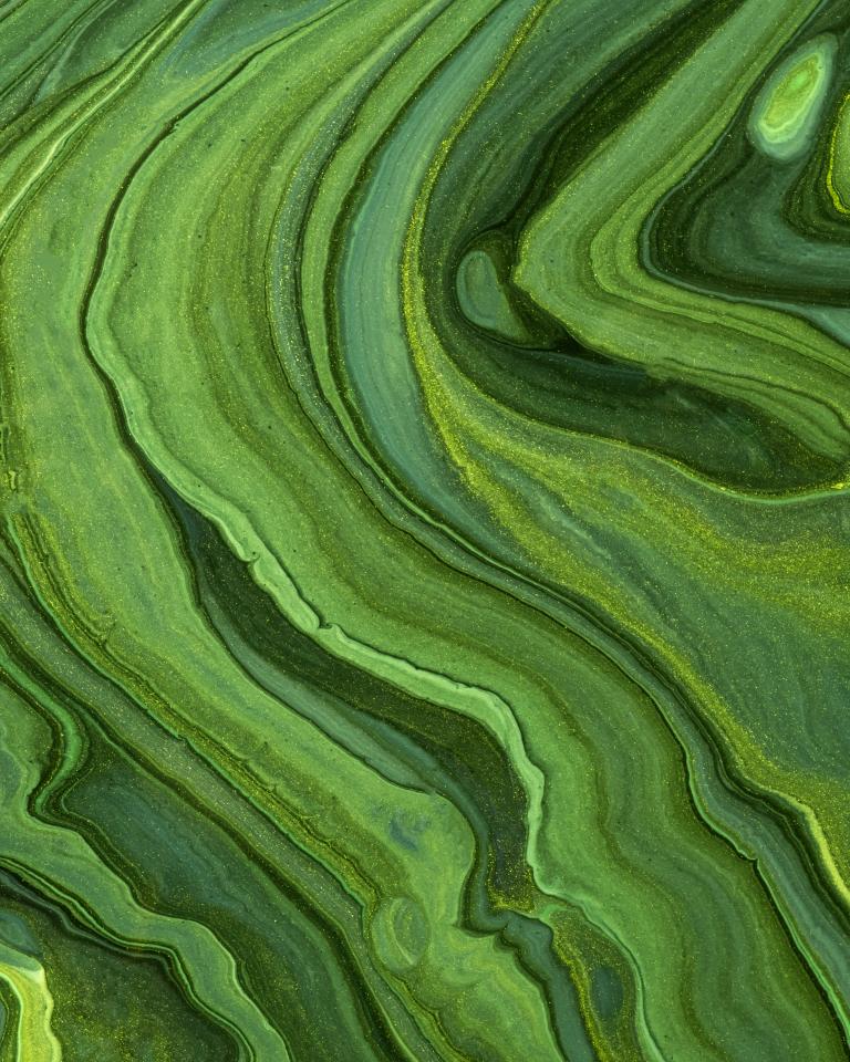 Fluid dark green and olive